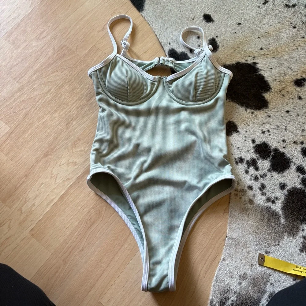 HANA SWIM Reagan One Piece‎ Swimsuits Size Small